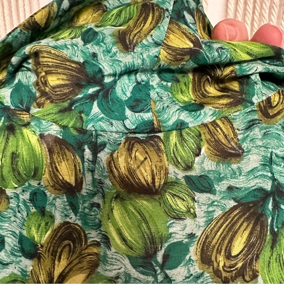 Vintage green floral dress with belt - Picture 5 of 8